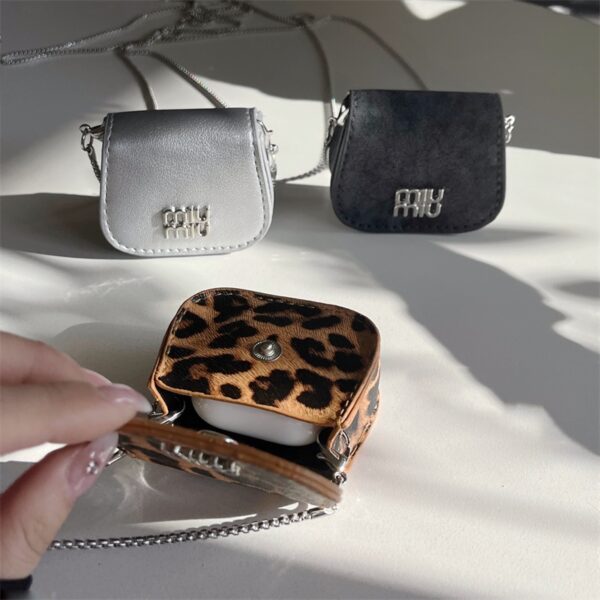airpods ケース miumiu airpods pro ケース ハイ ブランド 安い ミュウ ミュウ コインケース ショルダー ミニ バッグ レディース 斜 めがけ 小さめ airpods pro2 ケース かわいい